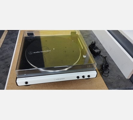 Platine vinyle Audio Technica Bluetooth.Parfait état, peu servie.Prix neuf 150