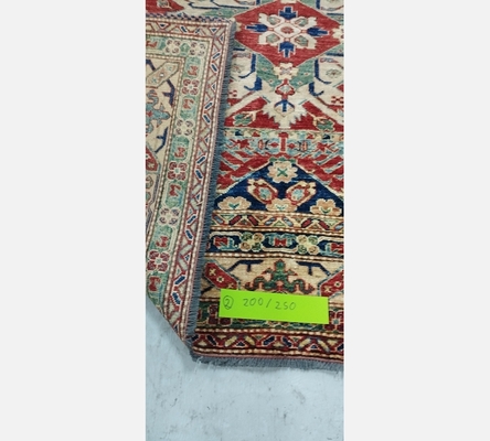 (2) Grand tapis oriental teintes rouge. 200/250 cm. Récemment nettoyé