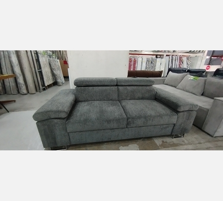 3Pl Rav15. 3 places Milano en tissu gris, têtières et accoudoirs amovibles.