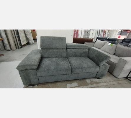 3Pl Rav15. 3 places Milano en tissu gris, têtières et accoudoirs amovibles.