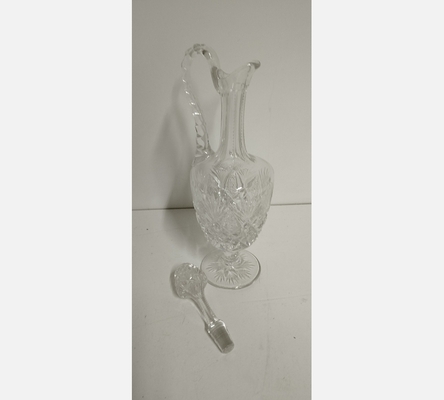 Aiguière avec bouchon en cristal Saint Louis.