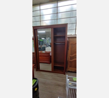Armoire 2 portes coulissantes en merisier.