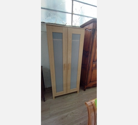 Armoire penderie 2 portes .