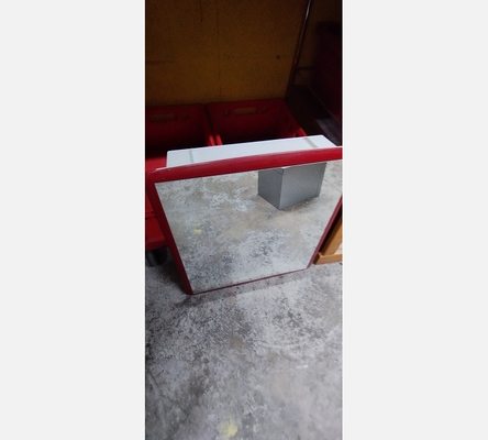 Armoirette à suspendre avec miroir