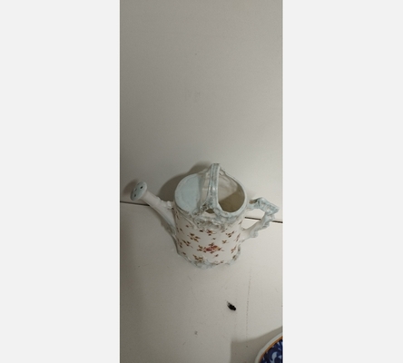 Arrosoir en porcelaine