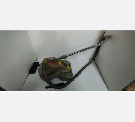 Aspirateur Dyson DC02. Ancien mais fonctionne toujours très bien !