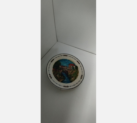 Assiette d'décorative en porcelaine