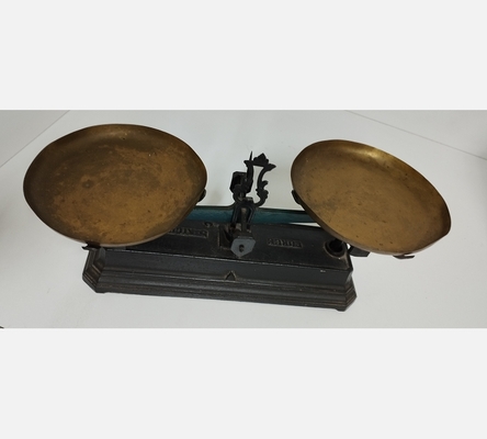 Balance ancienne