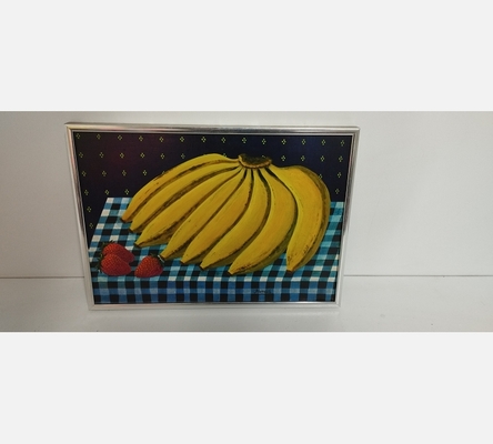 Banana and strawberries par Tad Krumeich