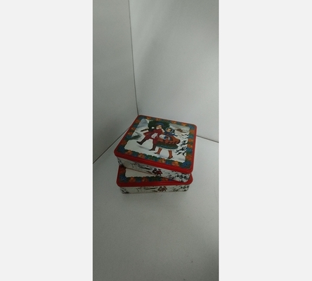 Boite à gateaux en métal.