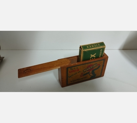 Boite ancienne de jeu de cartes à l'éffigie de Martini