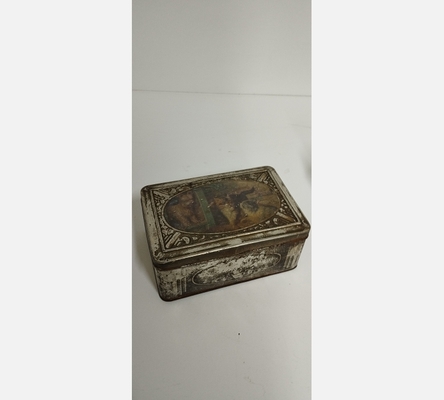 Boite ancienne en fer blanc