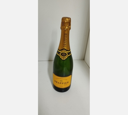 Bouteille de Champagne Drappier factice.