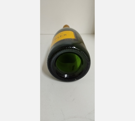 Bouteille de Champagne Drappier factice.