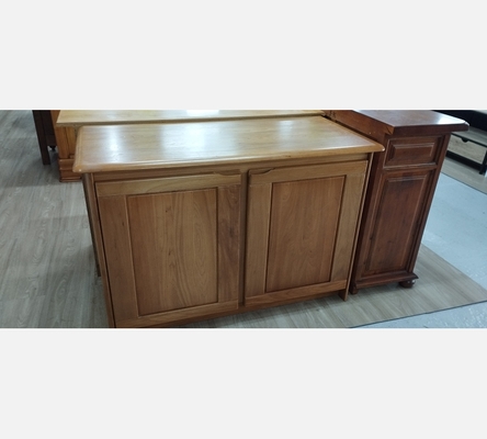 Buffet bas en orme massif, 2 portes, 2 tiroirs.