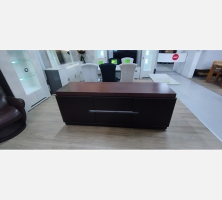 Buffet ou crédence contemporain italien en cuir et bois réalisé par Rossetto .