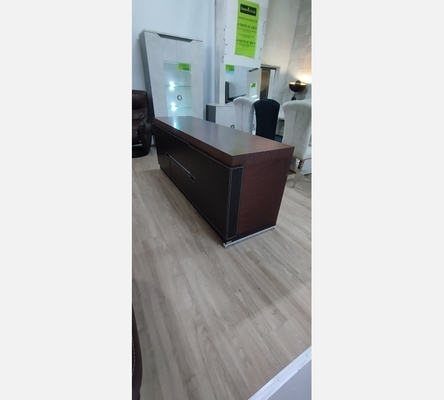 Buffet ou crédence contemporain italien en cuir et bois réalisé par Rossetto .