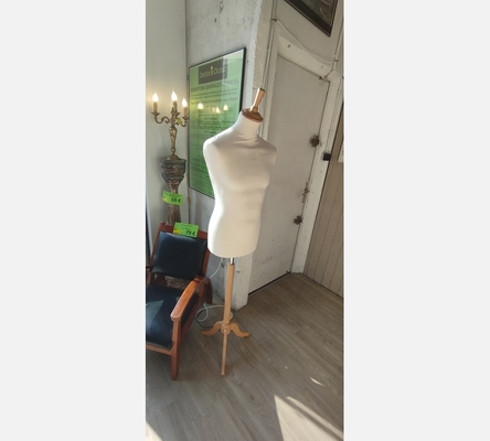 Buste homme couture pied tripode