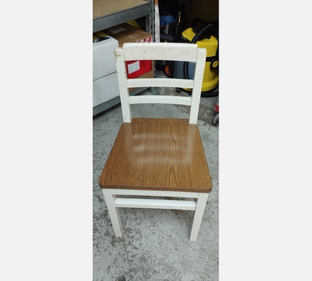 Chaise en bois vintage.