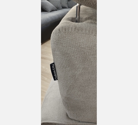 Chauffeuse en tissu gris avec têtière amovible Chateau d'Ax. Fabriqué en Italie