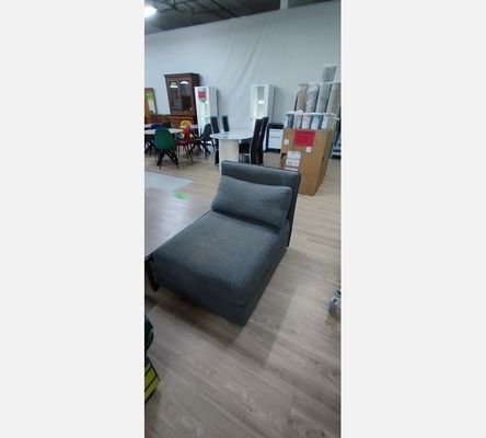 Chauffeuse en tissu grise