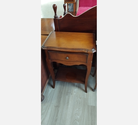 Chevet en merisier avec 1 tiroir.