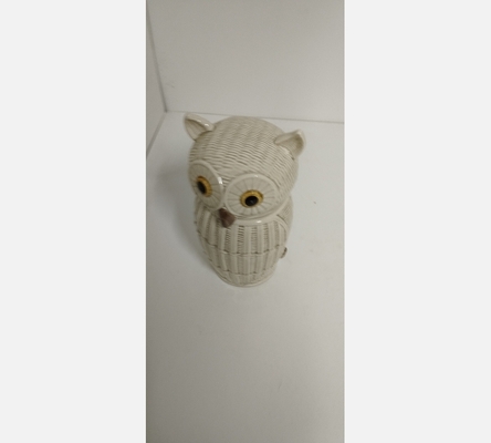 Chouette avec couvercle.