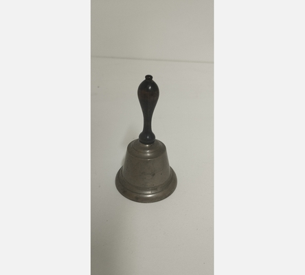 Clochette ancienne en étain et bois.