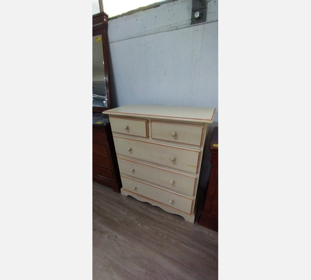 Commode en bois 5 tiroirs .