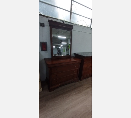 Commode en merisier  Louis philippe avec miroir.