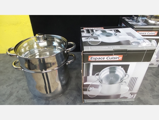 Couscoussier en inox de 12 litres avec couvercles en verre.