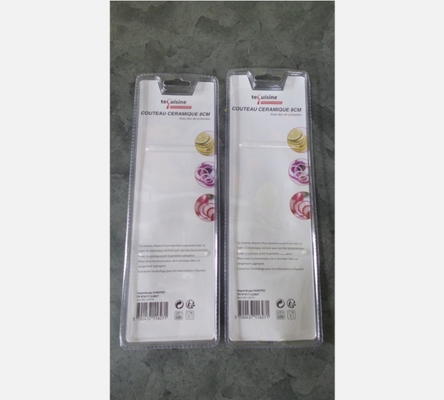 Couteau en céramique avec étui. 8 cm.