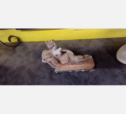 Décoration femme allongé