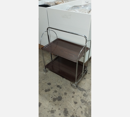 Desserte de service pliante sur roulettes.