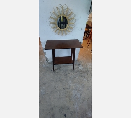 Desserte vintage à deux plateaux sur roulettes