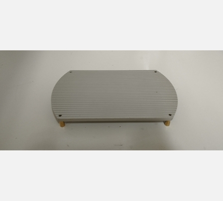 Dessous de plat en alu sur pieds, réversible.