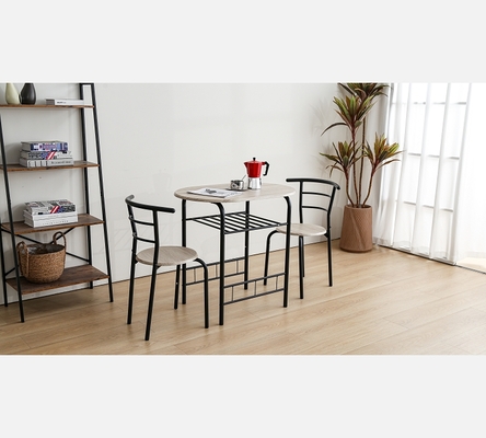 Ensemble Carry table et 2 chaises teinte chêne et noir.