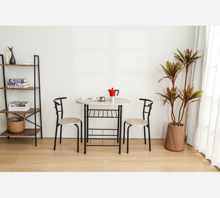 Ensemble Carry table et 2 chaises teinte chêne et noir.