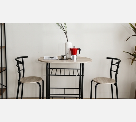 Ensemble Carry table et 2 chaises teinte chêne et noir.