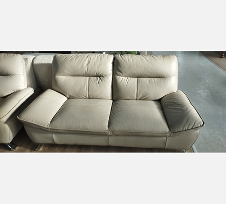 Ensemble en cuir couleur taupe, canapé 3 places et canapé 2 places