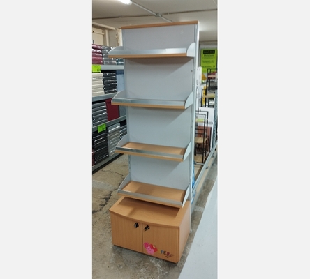 Etagère bois et métal, 2 portes avec 4 niveaux réglables.