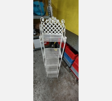 Etagère pliante en fer forgé