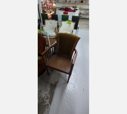 Fauteuil en bois et tissu jaune