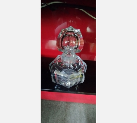 Flacon de parfum ébréché