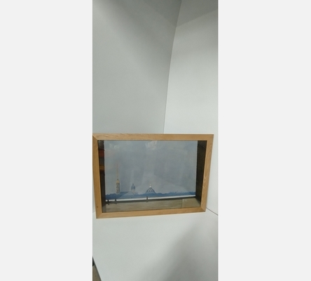 Grand cadre en bois avec photo dedans