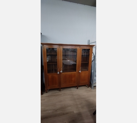 Grande bibliothèque en acajou style Directoire, 3 portes vitrées.