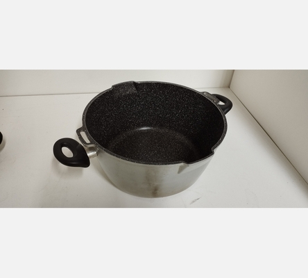 Grande casserole façon pierre avec 2 anses.