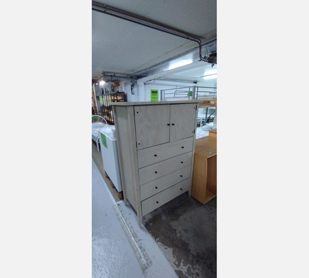 Grande commode 2 portes 4 tiroirs créme.