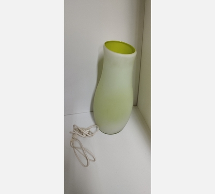 Grande lampe Ikea en pate de verre verte.