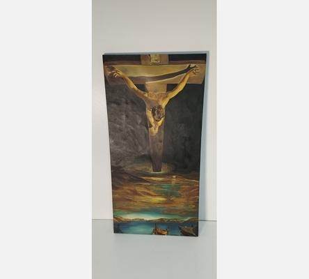 Grande peinture d'une croix au dessus de la mer